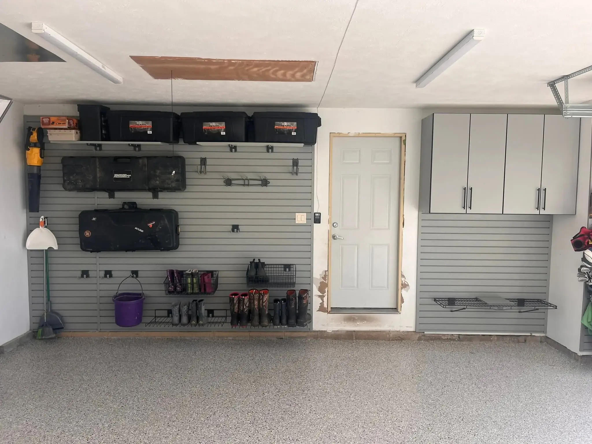 How to Maximize Storage Space on Garage Shelves
